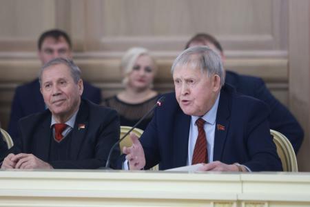Кандидат в Президенты от КПРФ Николай Харитонов выступил с инициативой введения беспроцентной ссуды на покупку первого жилья для молодых семей