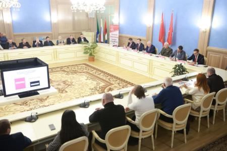 Кандидат в Президенты от КПРФ Николай Харитонов выступил с инициативой введения беспроцентной ссуды на покупку первого жилья для молодых семей