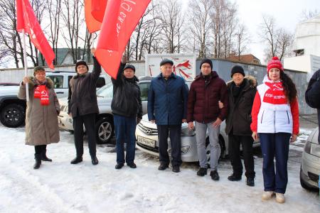 Калужские коммунисты организовали автопробег в честь освобождения города от немецко-фашистских захватчиков