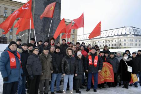 Трудиться, бороться и побеждать по-ленински!