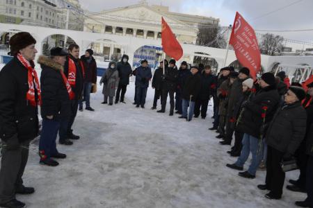 Трудиться, бороться и побеждать по-ленински!
