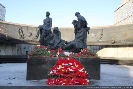 Состоялся рабочий визит делегации ЦК КПРФ во главе с Г.А. Зюгановым и Н.М. Харитоновым в Санкт-Петербург