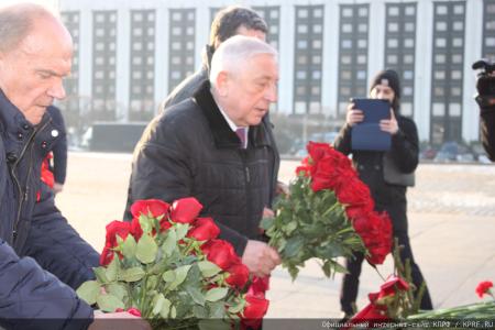 Состоялся рабочий визит делегации ЦК КПРФ во главе с Г.А. Зюгановым и Н.М. Харитоновым в Санкт-Петербург