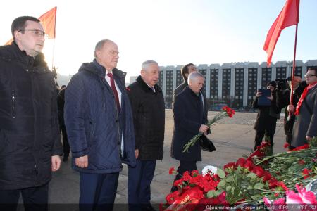 Состоялся рабочий визит делегации ЦК КПРФ во главе с Г.А. Зюгановым и Н.М. Харитоновым в Санкт-Петербург