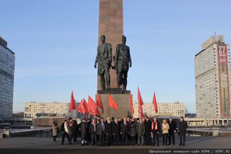Состоялся рабочий визит делегации ЦК КПРФ во главе с Г.А. Зюгановым и Н.М. Харитоновым в Санкт-Петербург