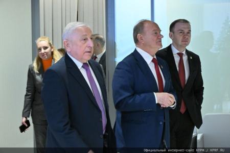 Н.М. Харитонов зарегистрирован в Центризбиркоме кандидатом на должность Президента Российской Федерации
