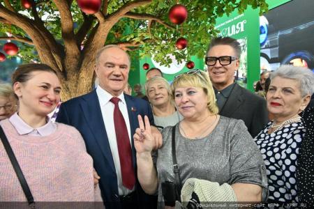 Г.А. Зюганов посетил выставку-форум «Россия» в День Орловской области
