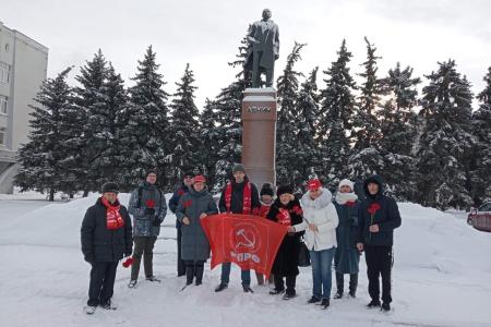Коммунисты Самарской области почтили память Владимира Ильича Ленина
