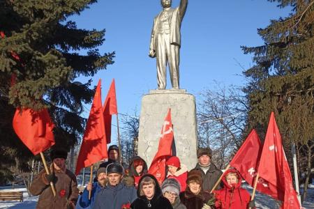 Коммунисты Алтайского края почтили память В.И. Ленина
