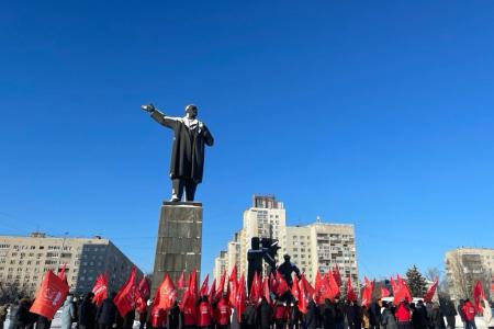 Нижний Новгород: “Дорогой Ленина - к победе социализма!”