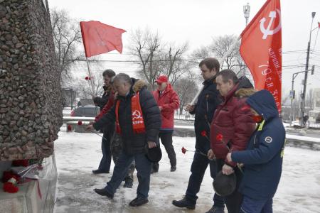 Воронежские коммунисты провели автопробег в честь 81-й годовщины освобождения города от немецко-фашистских захватчиков