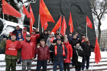Воронежские коммунисты провели автопробег в честь 81-й годовщины освобождения города от немецко-фашистских захватчиков