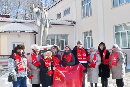 Коммунисты ЕАО отдали дань уважения Вождю мирового пролетариата
