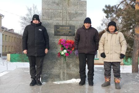 Коммунисты ЕАО отдали дань уважения Вождю мирового пролетариата
