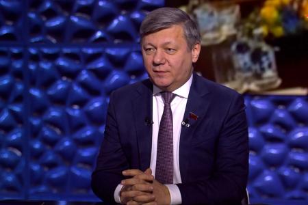 Дмитрий Новиков на телеканале «Звезда» об игре Запада с Украиной и о попытках сломать остатки Ялтинско-Потсдамской системы