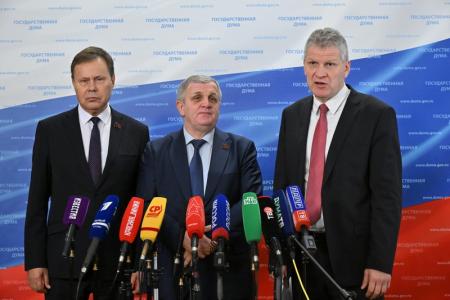 Н.В. Коломейцев, Н.В. Арефьев и А.В. Куринный выступили перед журналистами в Госдуме