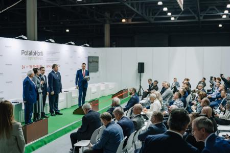 Владимир Иванович Кашин принял участие в церемонии открытия Международной агропромышленной выставки АГРОС 2024 Экспо