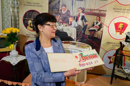 Самарский ОК КПРФ и комсомольцы приняли участие в открытии выставки ко дню памяти В.И. Ленина