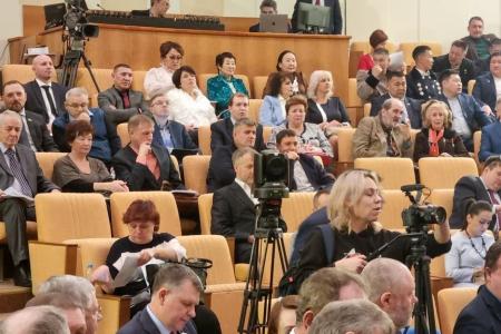 Николай Васильев принял участие в парламентских слушаниях