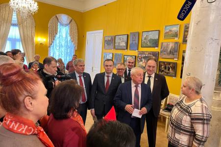 Кандидат на должность президента РФ Николай Харитонов посетил Лыткаринский историко-краеведческий музей