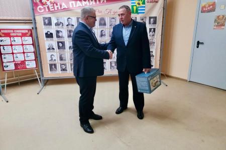 Московская область. Депутат КПРФ Александр Наумов вручил награды ветеранам партии из города Озёры