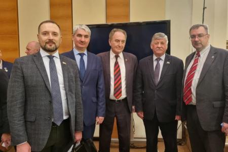 Николай Васильев принял участие в парламентских слушаниях