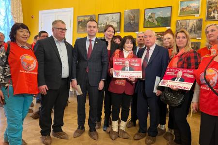 Кандидат на должность президента РФ Николай Харитонов посетил Лыткаринский историко-краеведческий музей