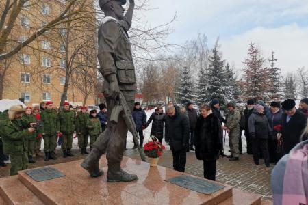 Руководитель фракции КПРФ Мособлдумы Александр Наумов принял участие в торжественном мероприятии в Ступино
