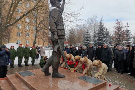 Руководитель фракции КПРФ Мособлдумы Александр Наумов принял участие в торжественном мероприятии в Ступино