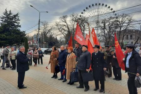 Краснодарский край. Активисты КПРФ и сторонники партии отмечают 81-ю годовщину освобождения кубанских городов от фашистских захватчиков