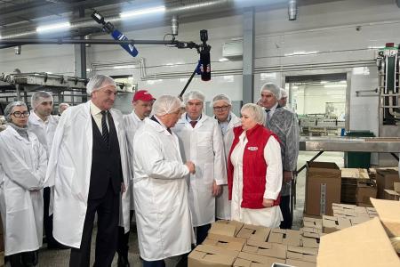 Кандидат на должность президента РФ Николай Харитонов посетил ЗАО «Лыткаринский мясоперерабатывающий завод»
