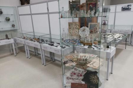 Директор ГЦКД города Озёр поблагодарила руководителя фракции КПРФ Мособлдумы Александра Наумова за помощь Центру в рамках инициативного бюджетирования