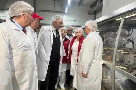 Кандидат на должность президента РФ Николай Харитонов посетил ЗАО «Лыткаринский мясоперерабатывающий завод»