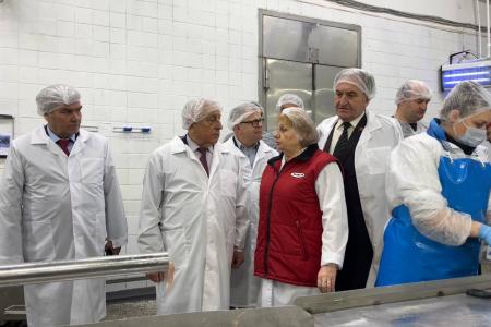 Кандидат на должность президента РФ Николай Харитонов посетил ЗАО «Лыткаринский мясоперерабатывающий завод»