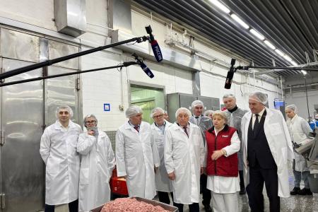 Кандидат на должность президента РФ Николай Харитонов посетил ЗАО «Лыткаринский мясоперерабатывающий завод»