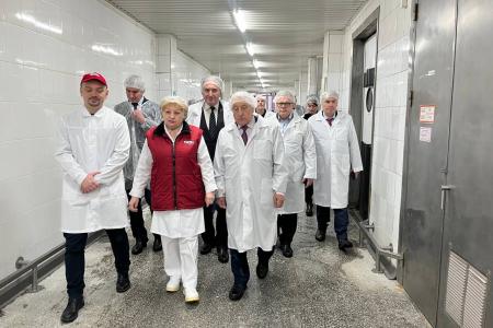 Кандидат на должность президента РФ Николай Харитонов посетил ЗАО «Лыткаринский мясоперерабатывающий завод»