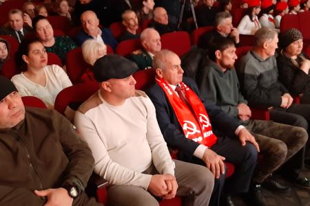 В Карачаево-Черкесии прошел форум лево-патриотических инициативных групп по оказанию помощи бойцам СВО