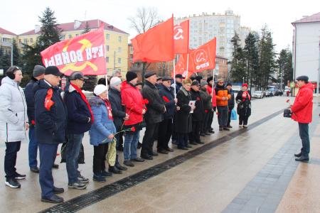 Брянские коммунисты отметили 106-ю годовщину создания Красной Армии и Военно-Морского Флота