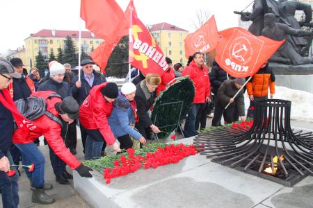 Брянские коммунисты отметили 106-ю годовщину создания Красной Армии и Военно-Морского Флота