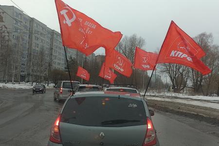 В Великом Новгороде в честь 106-й годовщины Красной Армии и ВМФ состоялся автопробег