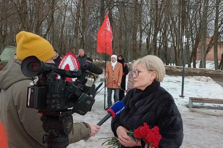 В Великом Новгороде в честь 106-й годовщины Красной Армии и ВМФ состоялся автопробег