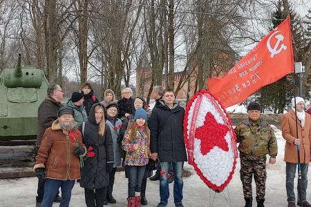 В Великом Новгороде в честь 106-й годовщины Красной Армии и ВМФ состоялся автопробег