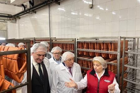 Кандидат на должность президента РФ Николай Харитонов посетил ЗАО «Лыткаринский мясоперерабатывающий завод»