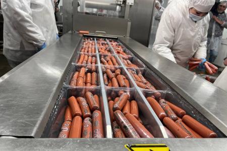 Кандидат на должность президента РФ Николай Харитонов посетил ЗАО «Лыткаринский мясоперерабатывающий завод»