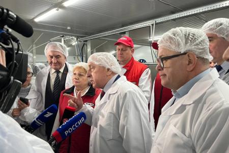 Кандидат на должность президента РФ Николай Харитонов посетил ЗАО «Лыткаринский мясоперерабатывающий завод»