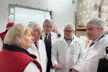 Кандидат на должность президента РФ Николай Харитонов посетил ЗАО «Лыткаринский мясоперерабатывающий завод»