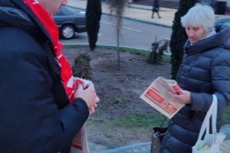 Калининградские коммунисты продолжают агитационную работу в городах области. На этот раз, Гусев