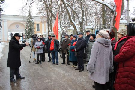Калуга. Открытие мемориальной доски секретарю Калужского обкома КПСС Николаю Николаевичу Гусеву