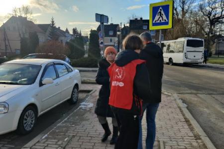 Калининградская область. Правдинск. Активисты КПРФ продолжают работу по агитации за Н.М. Харитонова