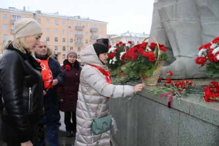Рязанские коммунисты почтили память участников Сталинградской битвы
